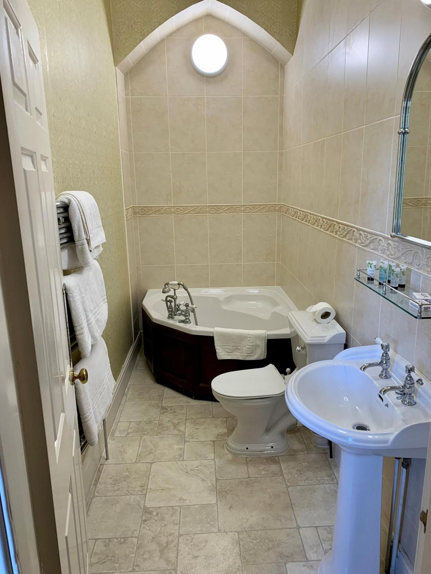 ברומסגרוב Grafton Manor Hotel מראה חיצוני תמונה